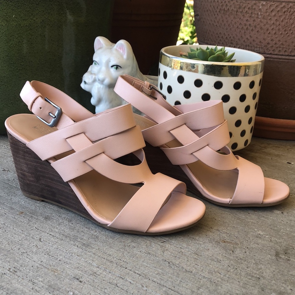 Pastel pink wedges.